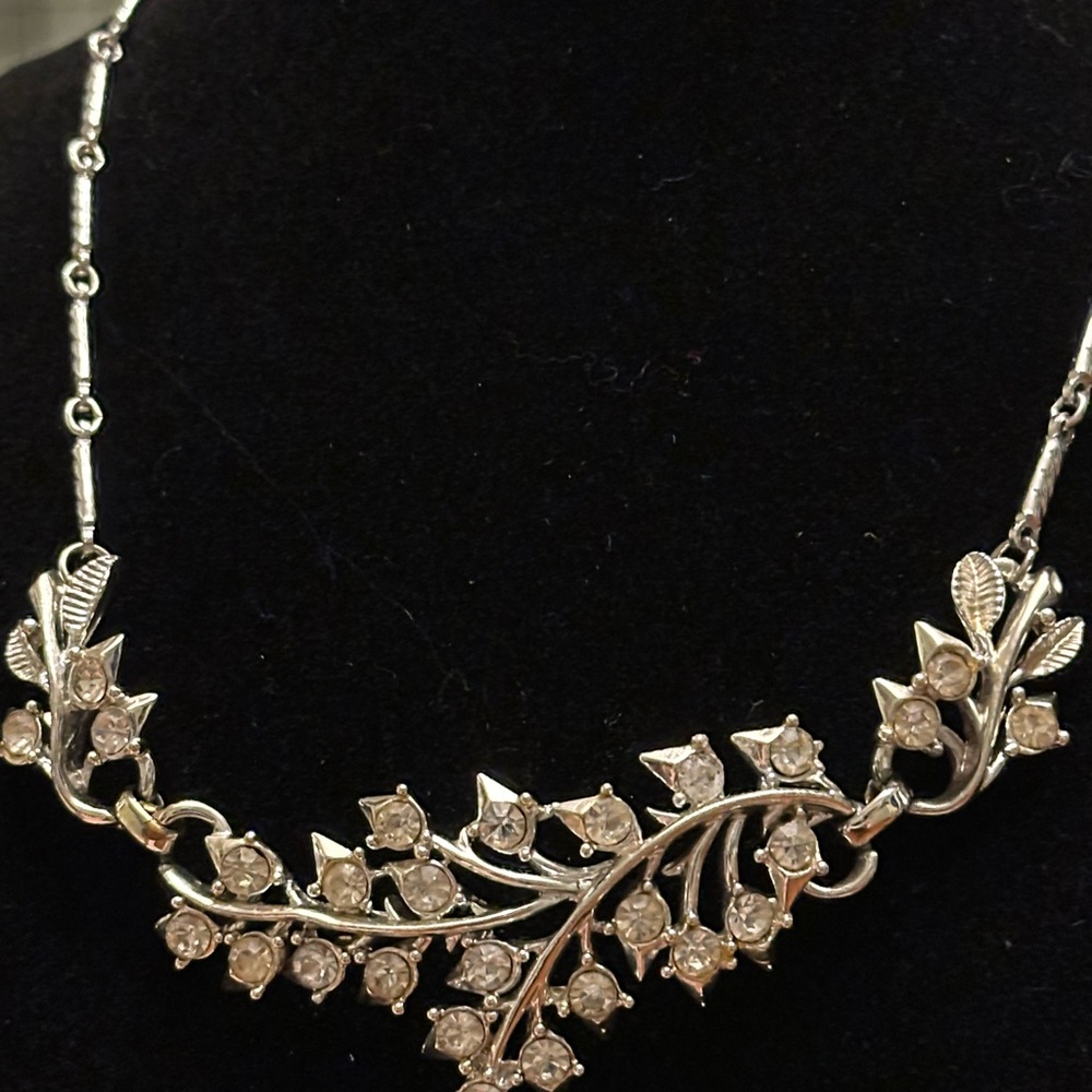 Late 1940s Coro Pegasus Adjustable Goldtone Necklace